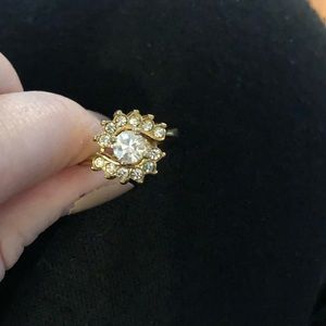 Size 7 Gold & Diamond Ring!